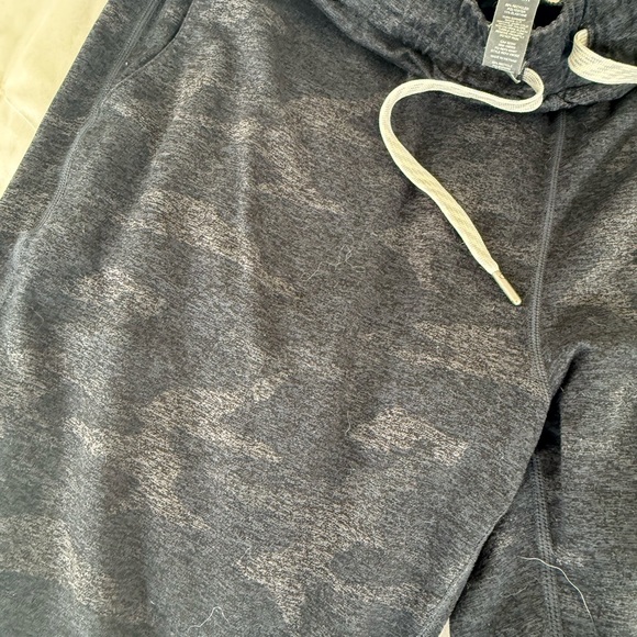 Vuori Dark Blue Camo Joggers with Light Drawstrings - Picture 3 of 3